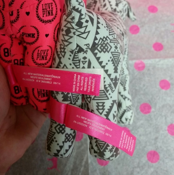 COPY - VS PINK Aztec & 86 Logo Mini Dog Set - Picture 7 of 8